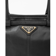 Кожаная сумка среднего размера Prada